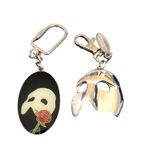 VTG Set of 2 Phantom Of The Opera Key Chains 1986/2006 Silver Half Mask